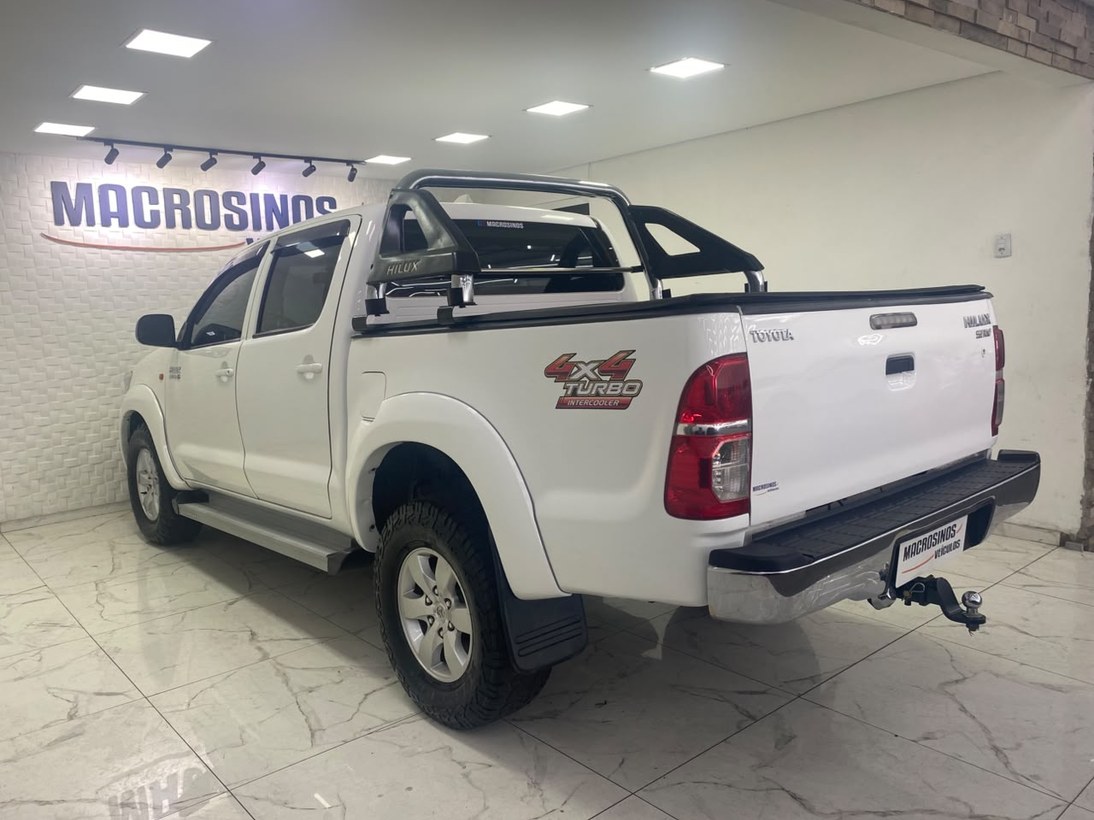 Foto 3 Toyota Hilux CD SR D4-D 4x4 3.0 TDI Dies Aut. 2015