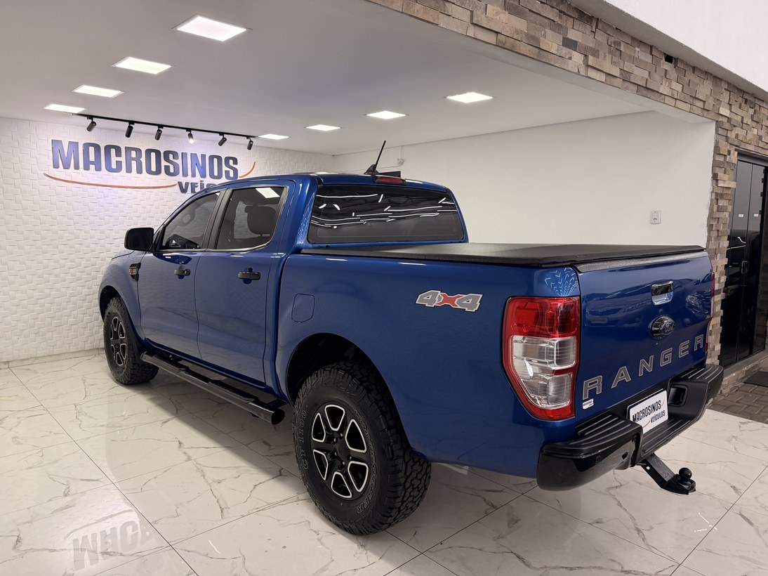 Foto 3 Ford Ranger XLS 2.2 4x4 CD Diesel Aut. 2023