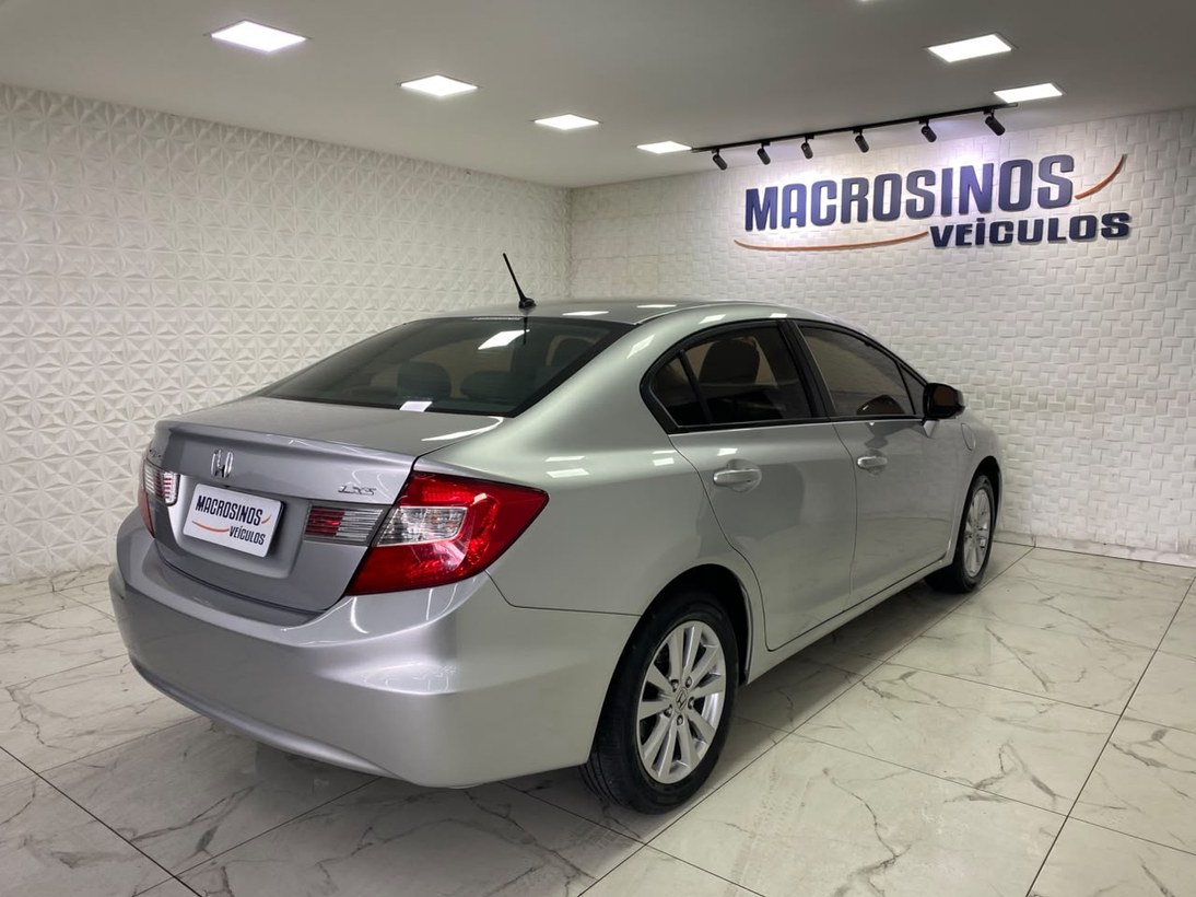 Foto 4 Honda Civic Sedan LXS 1.8 Flex Aut. 4p 2013
