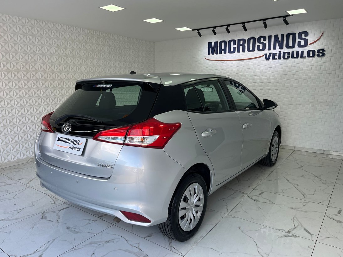 Foto 4 Toyota Yaris XL 1.3 Flex 2020