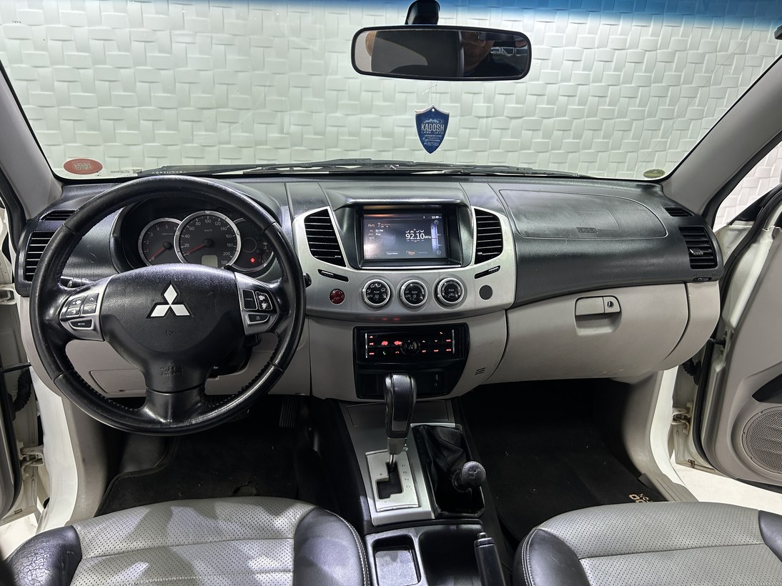 Foto 6 Mitsubishi L200 Triton HPE 3.2 CD TB Int.Diesel Aut 2016