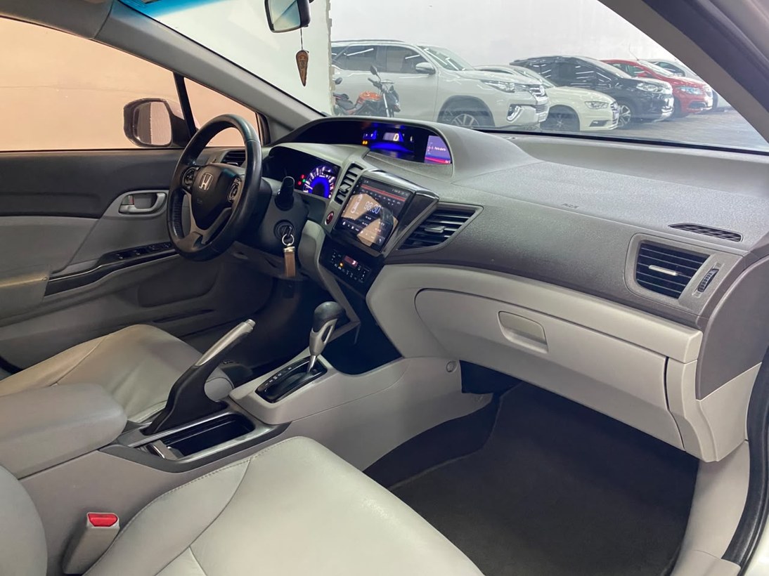 Foto 7 Honda Civic Sedan LXS 1.8 Flex Aut. 4p 2013