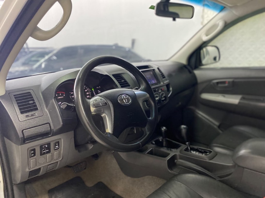 Foto 7 Toyota Hilux CD SR D4-D 4x4 3.0 TDI Dies Aut. 2015