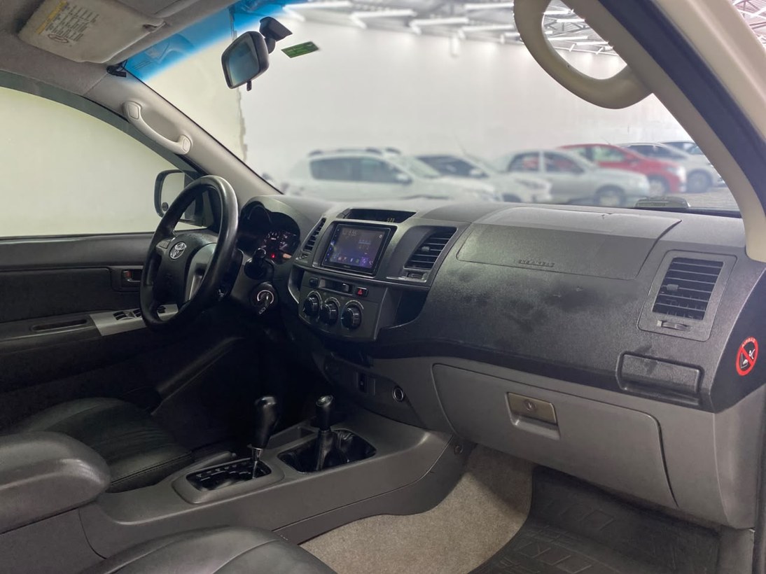 Foto 8 Toyota Hilux CD SR D4-D 4x4 3.0 TDI Dies Aut. 2015