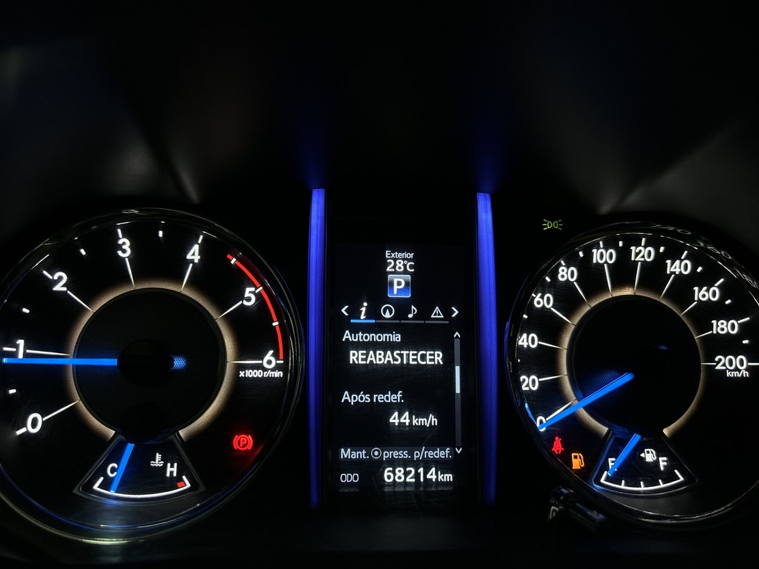 Foto 8 Toyota Hilux SW4 SRX 4x4 2.8 TDI Dies. Aut. 2019