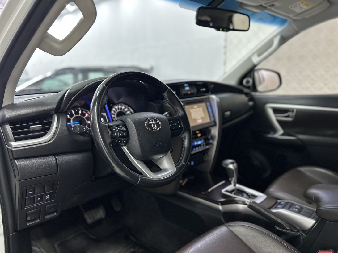 Foto 9 Toyota Hilux SW4 SRX 4x4 2.8 TDI Dies. Aut. 2019