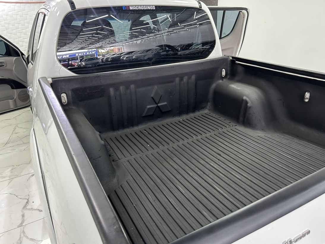 Foto 11 Mitsubishi L200 Triton HPE 3.2 CD TB Int.Diesel Aut 2016