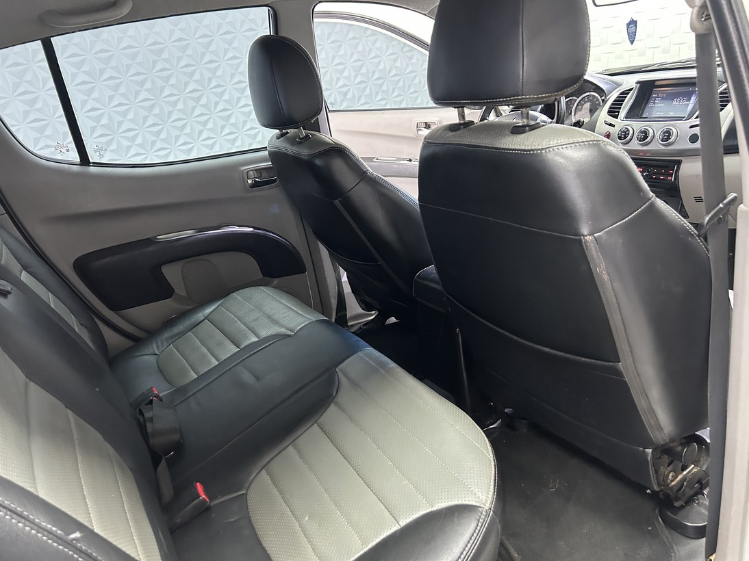 Foto 12 Mitsubishi L200 Triton HPE 3.2 CD TB Int.Diesel Aut 2016